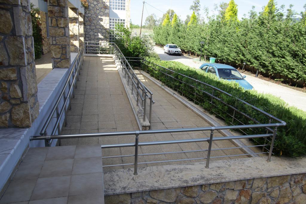 Ξενοδοχείο με διαμερίσματα Cavos Fokidos 3*